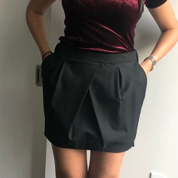 Fashion Skirt with Bow in the back - Picture 2 of 4